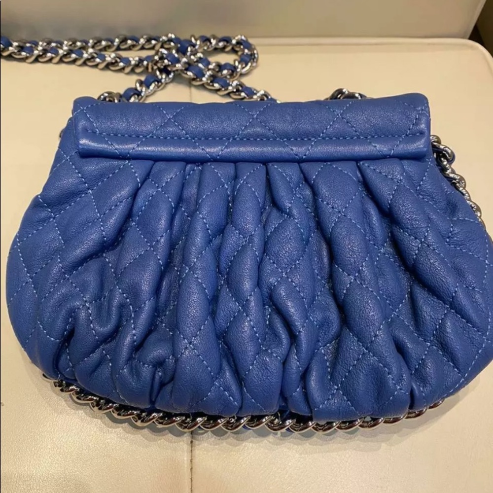 ‼️SOLD‼️Chain Around Blue Quilted SHW - Picture 5 of 15